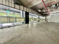 Middle Road (D7), Retail #523110601